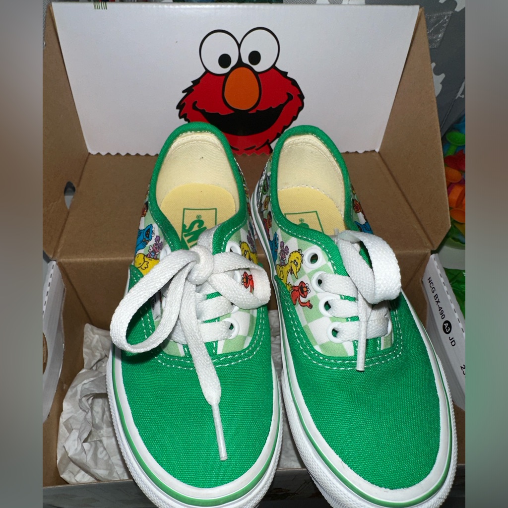 Elmo Vans